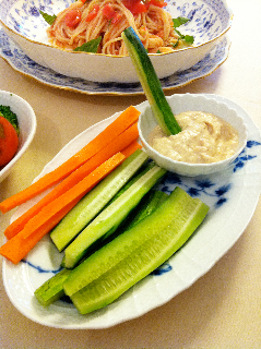 豆腐入り味噌ディップの野菜添え