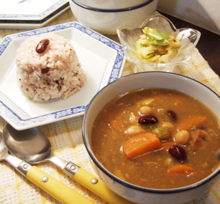 春野菜と豆のカレースープ