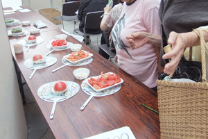 トマトの試食